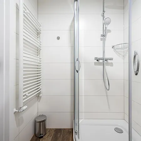 24h With Free Garage And Ac Jagielly 5 Vratislav