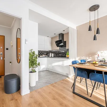 Apartmán 24h With Free Garage And Ac Jagielly 5 *