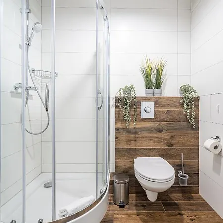 Apartmán 24h With Free Garage And Ac Jagielly 5 *